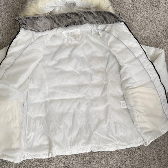 NAUTICA Women's White Quilted Jacket with Faux Fur Hood size XXL - Picture 4 of 10